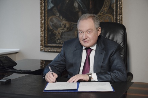 Михаил Посохин поздравил коллег с Днем строителя Михаил Посохин поздравил коллег с Днем строителя